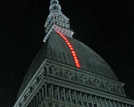 Il Museo Nazionale del Cinema si trova all'interno della Mole Antonelliana, in via Montebello, vicino Palazzo Nuovo e via Po.