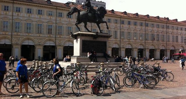 Cycling city tour